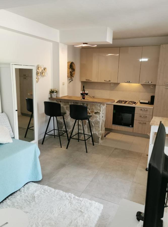 Near Beach Studio Kaštela Extérieur photo